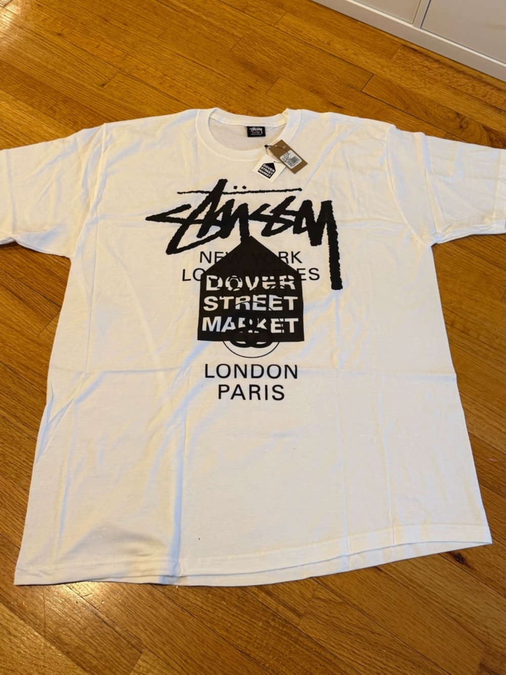 Rare Stussy Dover Street Market World Tour White Tee with Tags - Extra Large XL